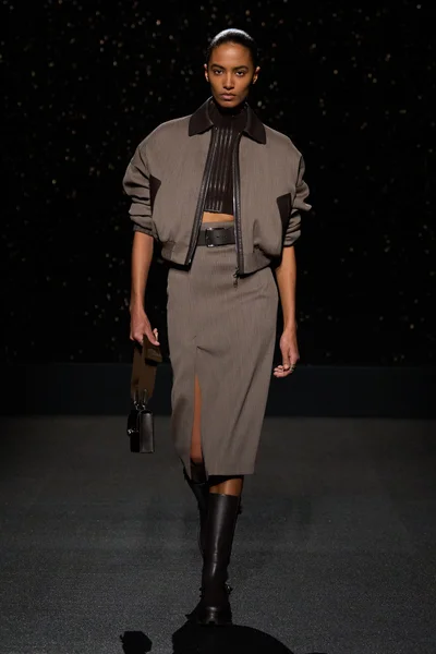 Look 28
